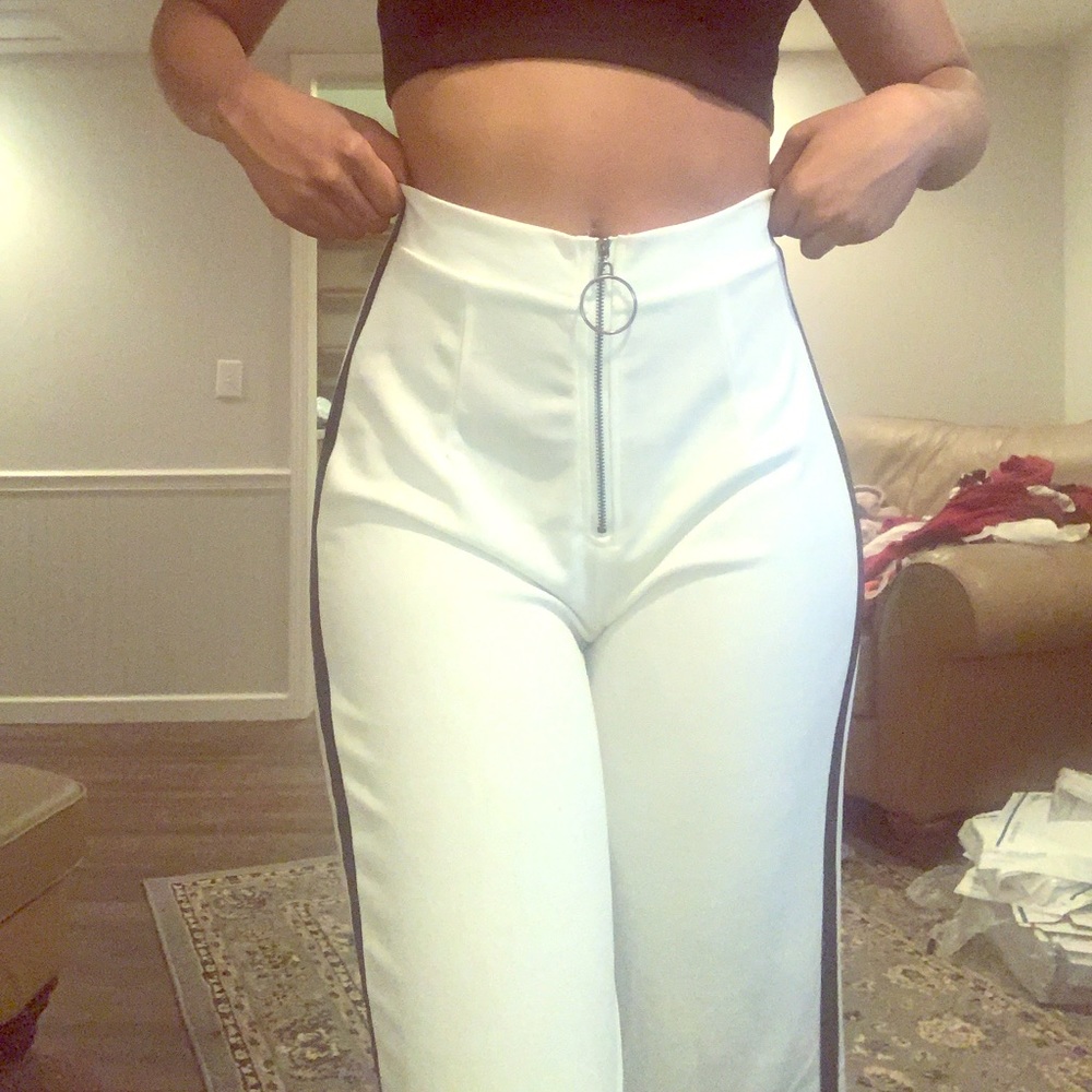 WHITE STRIPED PANTS